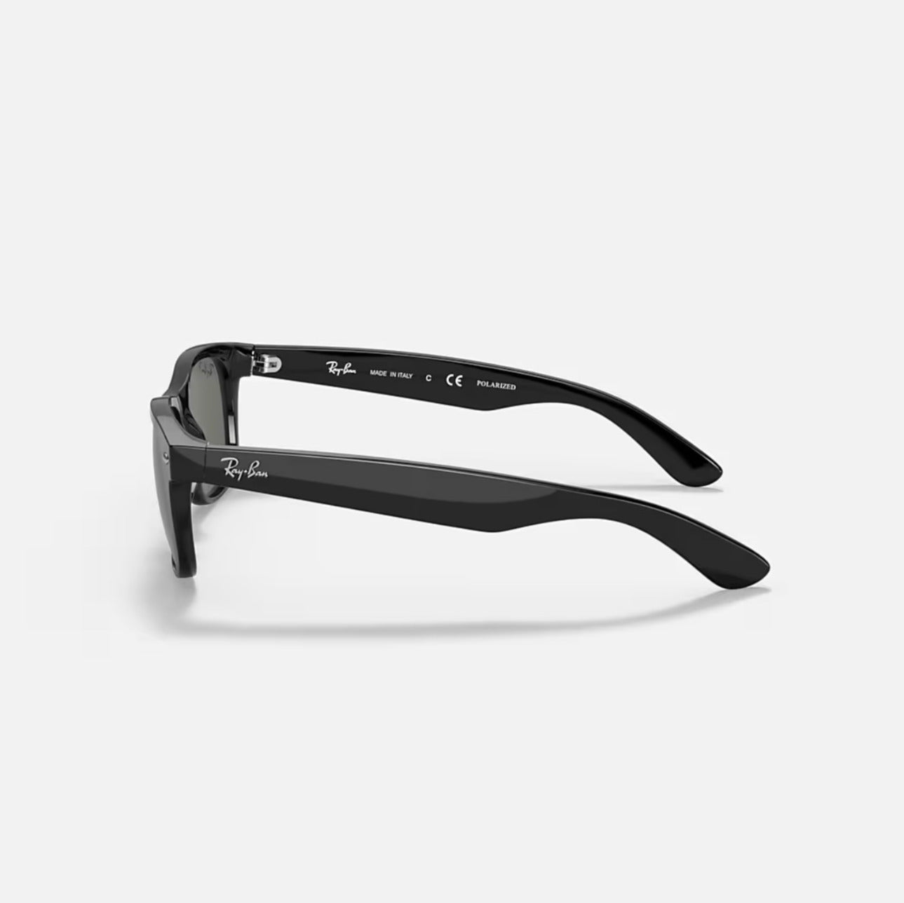 Ray-Ban NEW WAYFARER CLASSIC
Sunglasses in Black Frame and Green Polarized lens
RB2132